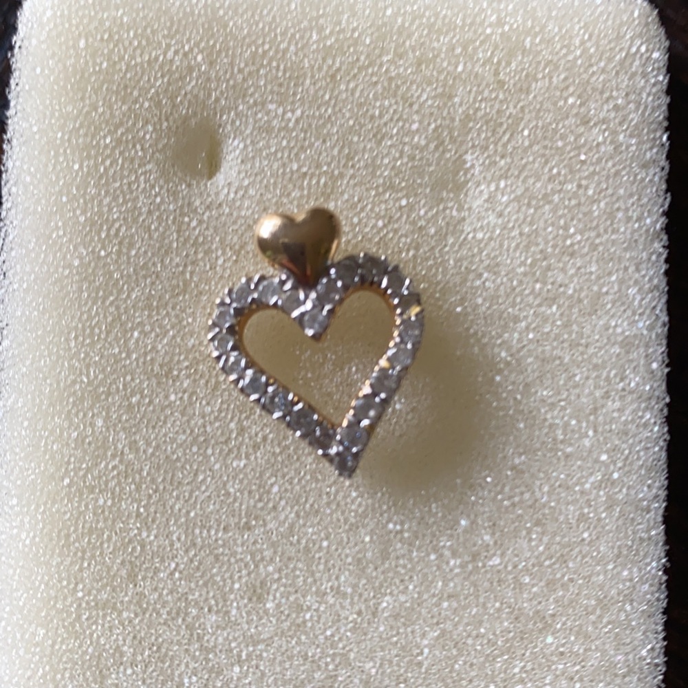 14k Charm with diamonds